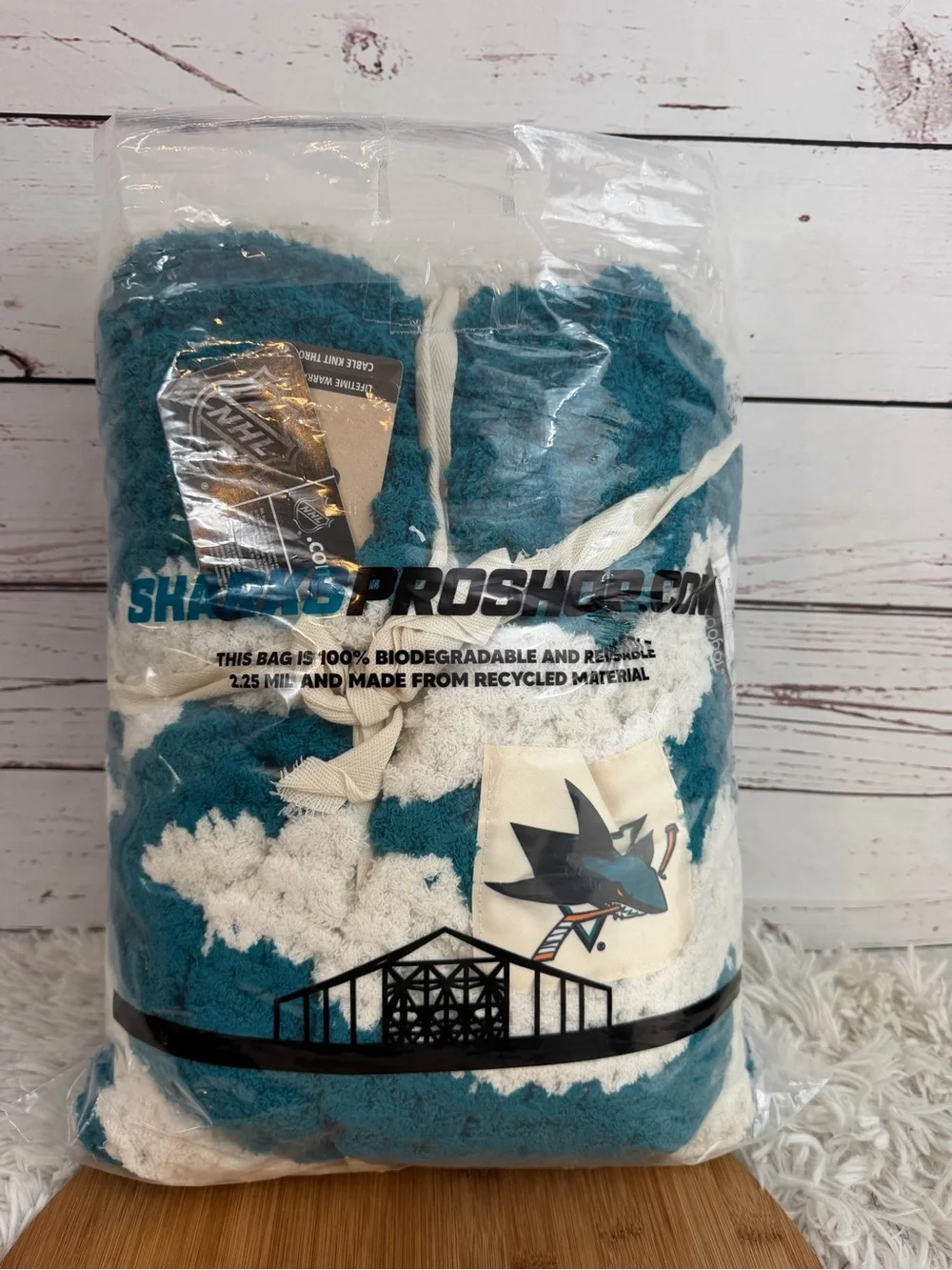 Logo Brands San Jose Sharks NHL Chunky Knit Throw Blanket 50x60 NWT
